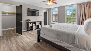 3 bedrooms, iron/ironing board, WiFi, bed sheets