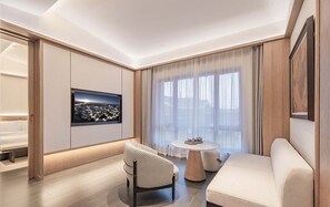 Suite, 1 très grand lit, vue jardin