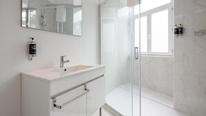 Double or Twin Room | Bathroom - risorgimentosquare (Rome)