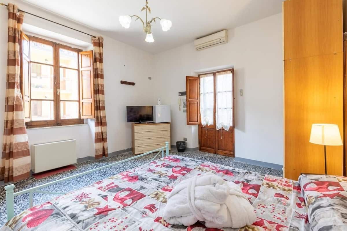 Double or Twin Room | Desk, WiFi (free)
