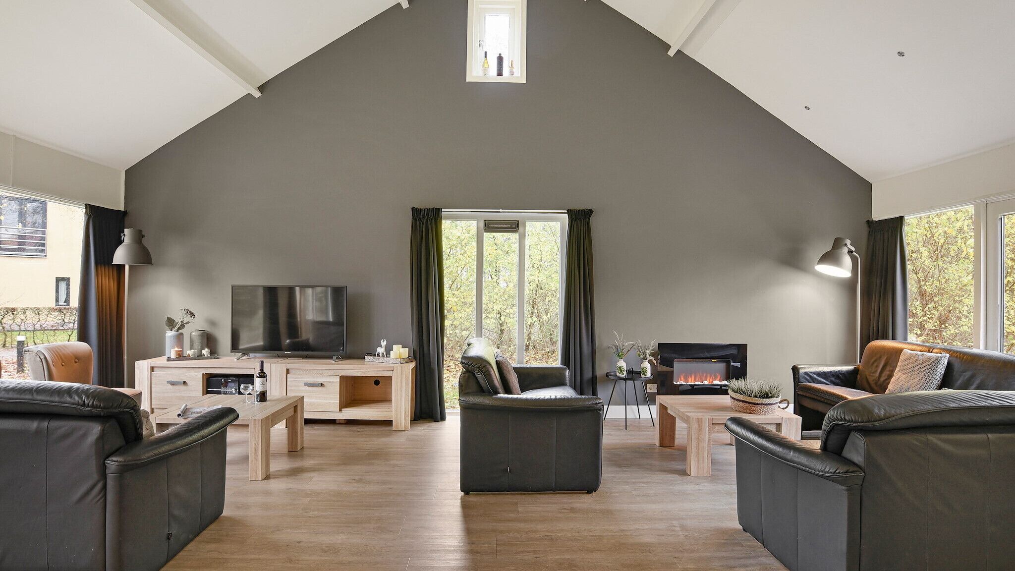 Bungalow (8CT-bungalow) | Living room | TV