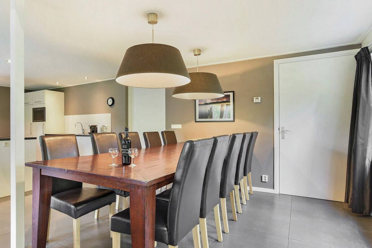 Bungalow (12CT-bungalow) | Dining