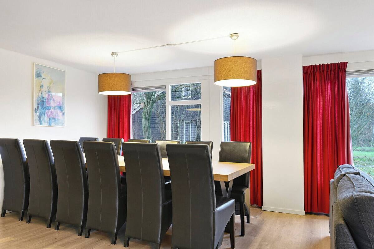 Bungalow (12G-bungalow) | Dining