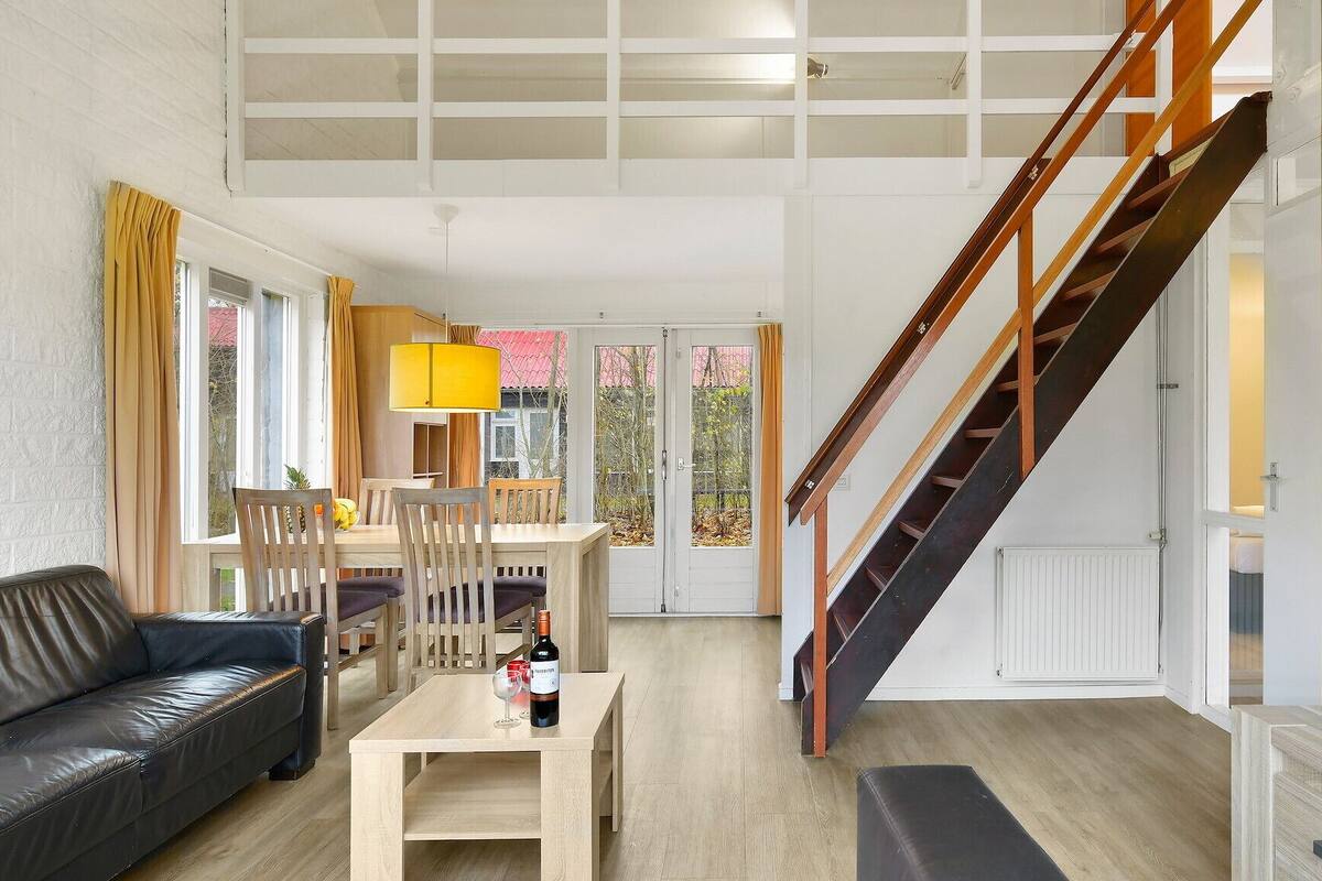Bungalow (4B-bungalow) | Living room | TV