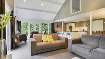 Bungalow (12CT-bungalow) | Living room | TV