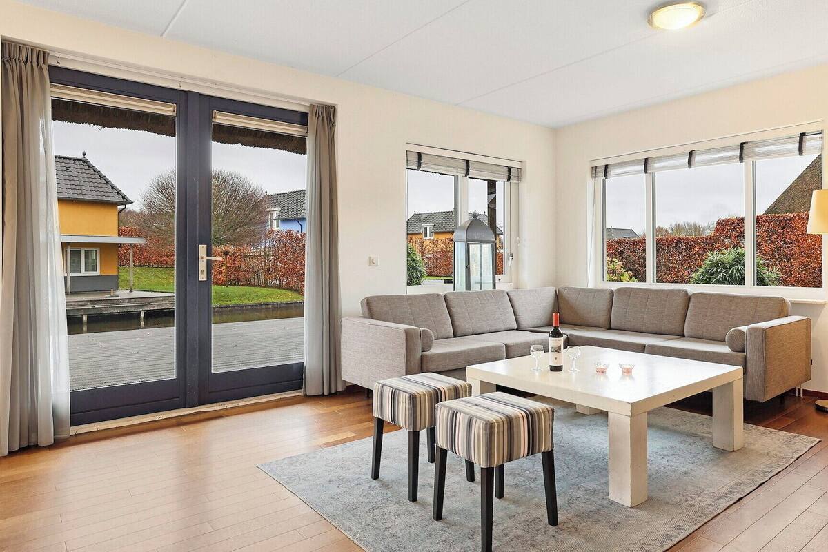 Bungalow (4B3-bungalow) | Living room | TV