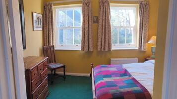 House | 1 bedroom, free WiFi, bed sheets