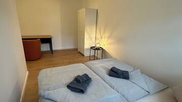 2 Schlafzimmer, Schreibtisch, kostenloses WLAN, Bettwäsche