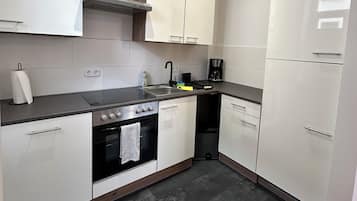 Kühlschrank, Ofen, Herdplatte, Geschirrspüler