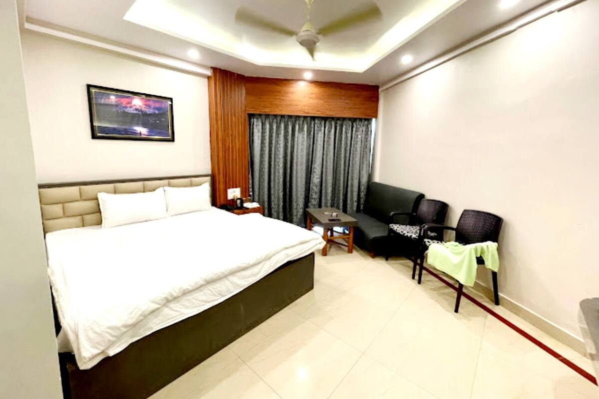 WiFi (free), bed sheets