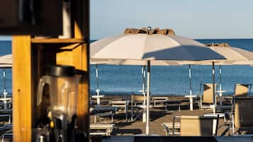 Quầy bar trên bãi biển