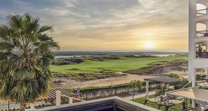 Cozy Golfside Studio