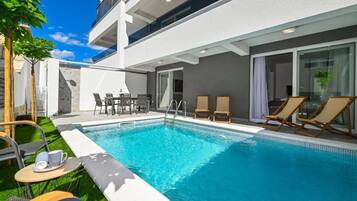 Piscina all'aperto