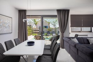 In-room dining - Villa Tina (Privlaka)