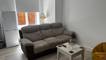 Apartment | Living area | TV