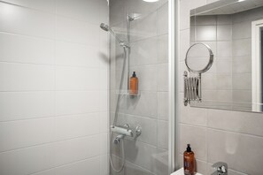 Single Room | Bathroom - Frans&Frans hotel and apartments (Rauma)
