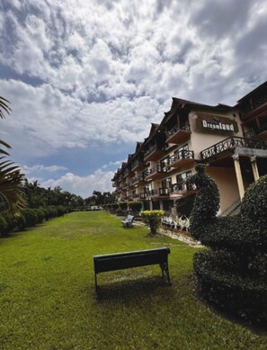 Front of property - Goroomgo Hotel Dreamland Lataguri (Mal)