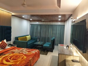 Chambre Royale, vue ville | Wi-Fi gratuit, draps fournis