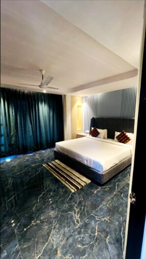 Executive Double Room, City View | Free WiFi, bed sheets - Goroomgo Hotel Dreamland Lataguri (Mal)