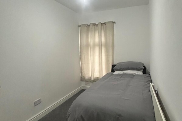 4 bedrooms, free WiFi, bed sheets