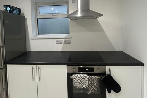 Modern Cosy Spacious 4 Bedroom House