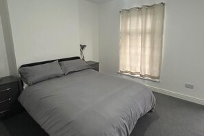 4 bedrooms, free WiFi, bed sheets