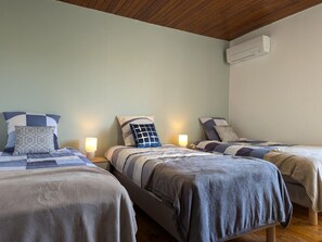 5 Schlafzimmer, Reisekinderbett, kostenloses WLAN, Bettwäsche