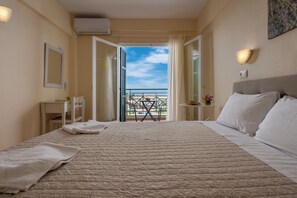 Free WiFi, bed sheets - Julia Hotel (Kassandra)
