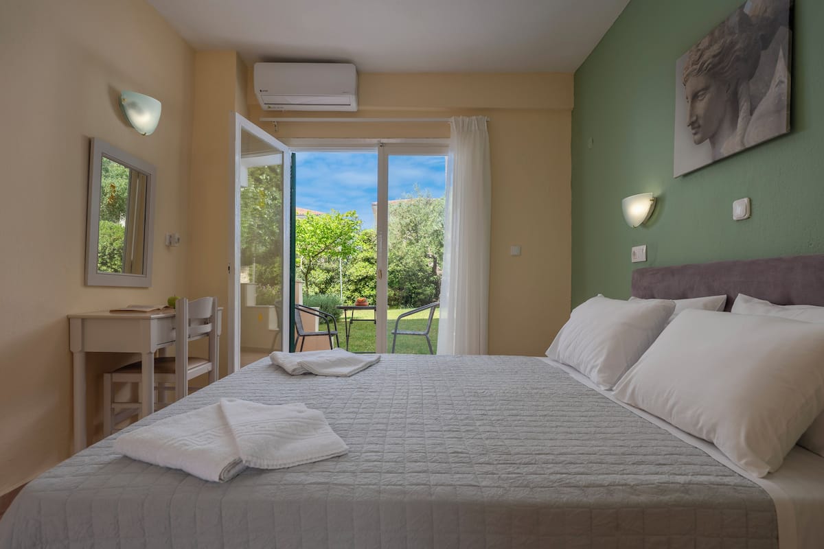 Classic Room Ground Floor | Free WiFi, bed sheets