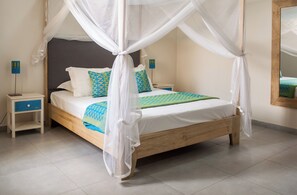 Standard Double Room, Balcony | In-room safe, blackout drapes, soundproofing, free WiFi - LA VILLA 126 Dakar (Dakar)