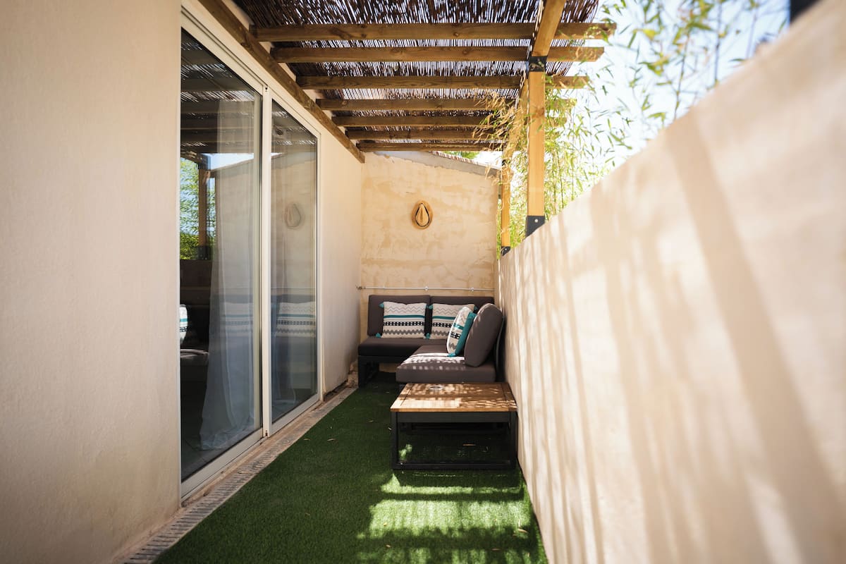 Appartement Deluxe, 2 chambres, patio, vue cour intérieure | Terrasse/Patio