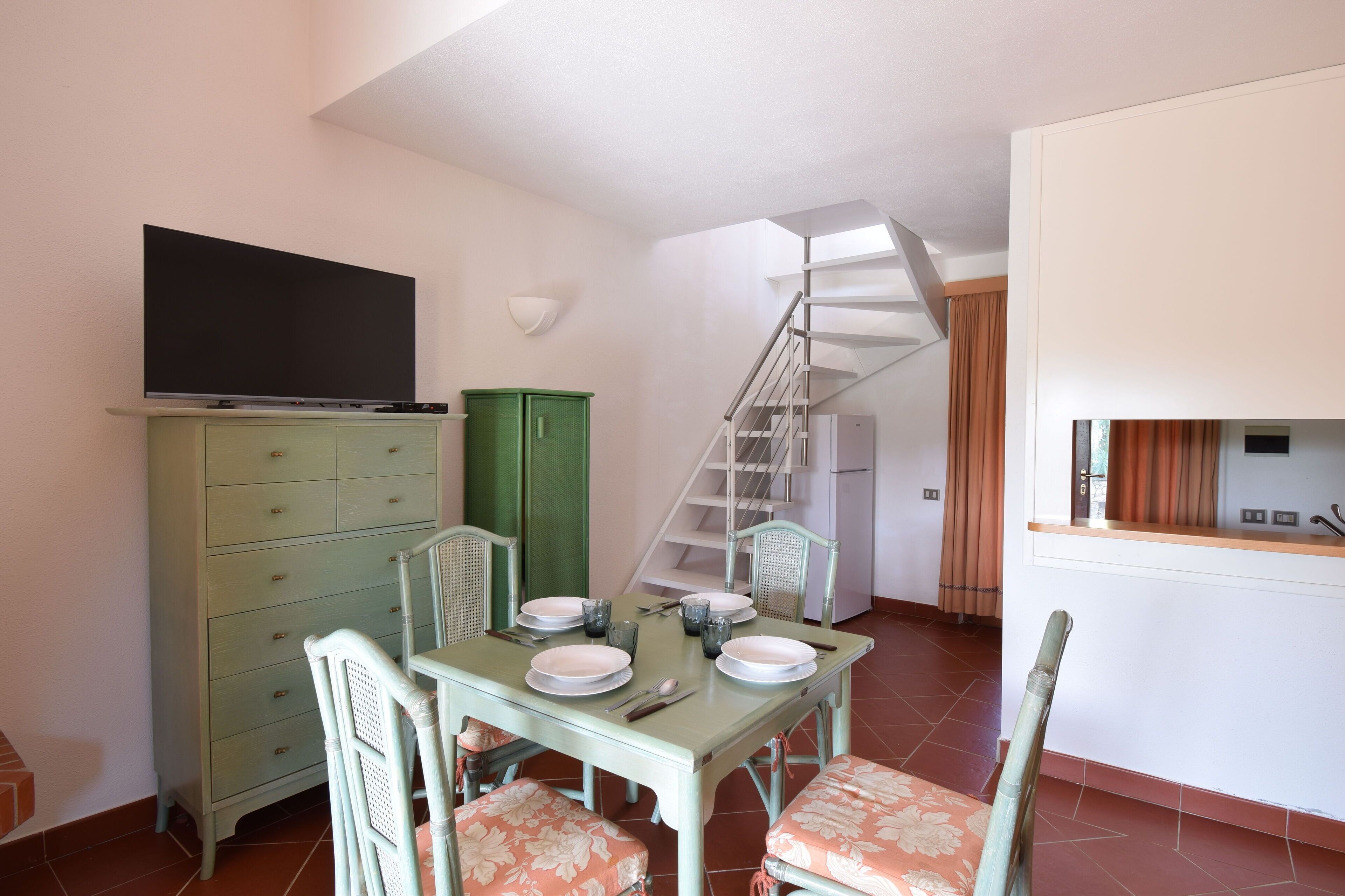 Vila, pemandangan laut | Area keluarga | Televisi 32-inci dengan saluran TV kabel