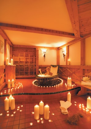 Indoor pool - Hotel Salnerhof Ischgl (Ischgl)