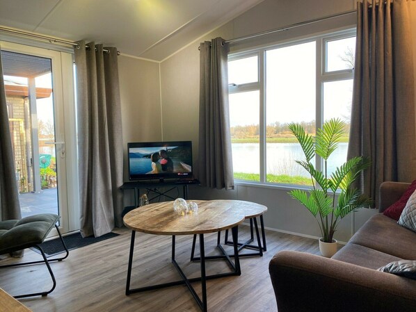 Télévision, chaîne hi-fi