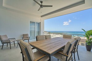 Outdoor dining - 3 BEDROOMS SERVICED APARTMENT - RESIDENCIA LA VISTA (Tamarindo)