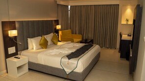 Premium Room | Laptop workspace, iron/ironing board, free WiFi, bed sheets - Hotel Devdeep (Alto de Porvorim)