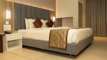 Standard Room | 1 bedroom, laptop workspace, iron/ironing board, free WiFi