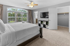 3 bedrooms, iron/ironing board, WiFi, bed sheets - DT Indy near Convention Center (Indianapolis)