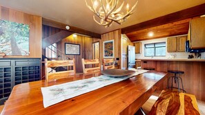 Condo, 3 Bedrooms | Dining - Woodlands #40 3 Bedroom Condo (Mammoth Lakes)