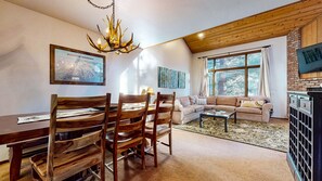 Interior - Woodlands #40 3 Bedroom Condo (Mammoth Lakes)