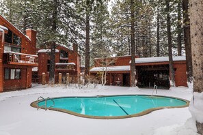 Indoor pool - Pet-Friendly. Quiet & Bright, Near Golf Course. Gas Grill, Summer Pool (Mammoth Lakes)