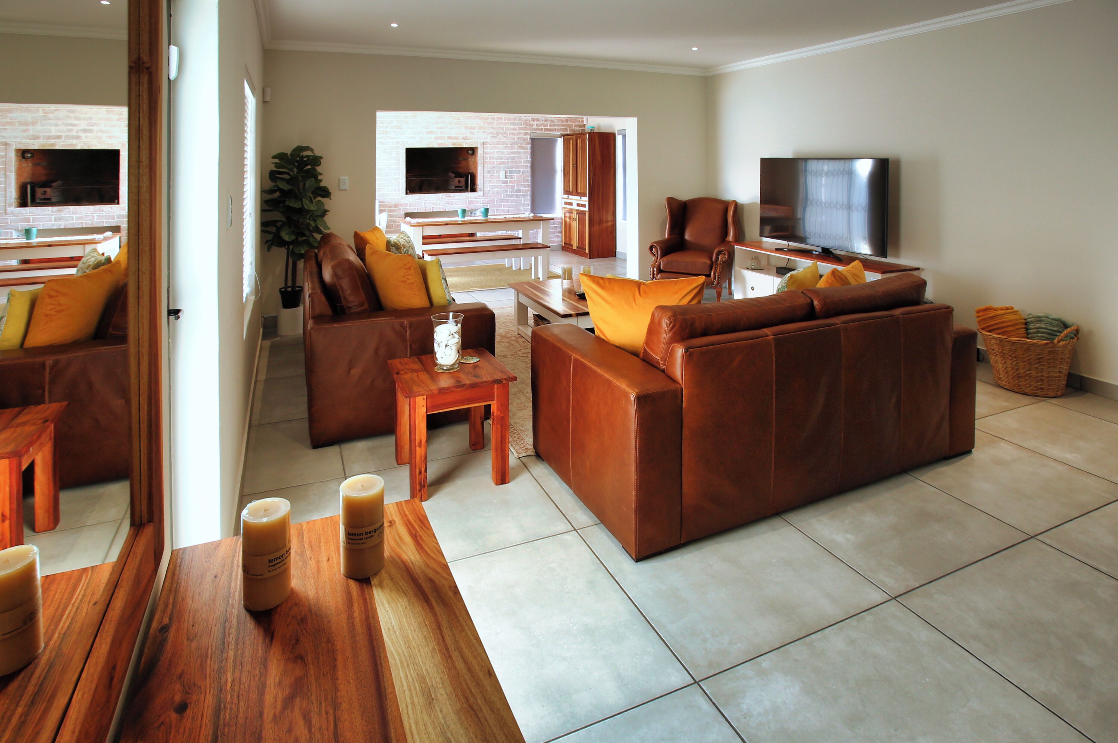 Comfort House, Garden View | Living area | Flat-screen TV