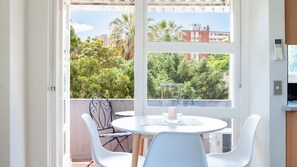 تناول الطعام