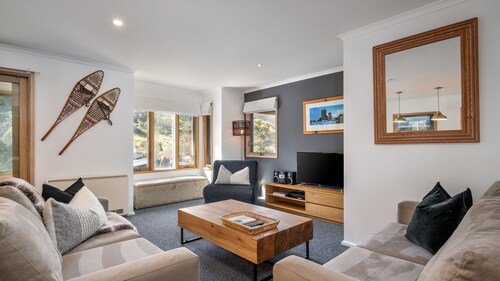Lhotsky 7  -1 bedroom apartment in the heart of Thredbo
