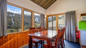 Dining - Banjo 5 - Two Bedroom & Loft Townhouse with mountain views (Thredbo)