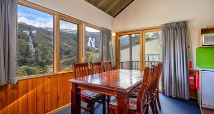 Banjo 5 - Two Bedroom & Loft Townhouse with mountain views