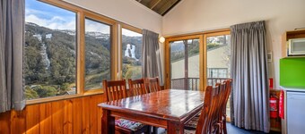 Banjo 5 - Two Bedroom & Loft Townhouse with mountain views