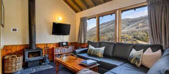 Banjo 5 - Two Bedroom & Loft Townhouse with mountain views
