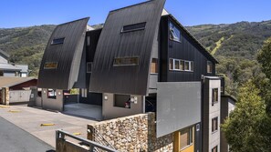 Exterior - Spacious luxury in the village, gas fire, spa bath, Foxtel, expresso machine, BBQ & private Balcony (Thredbo)