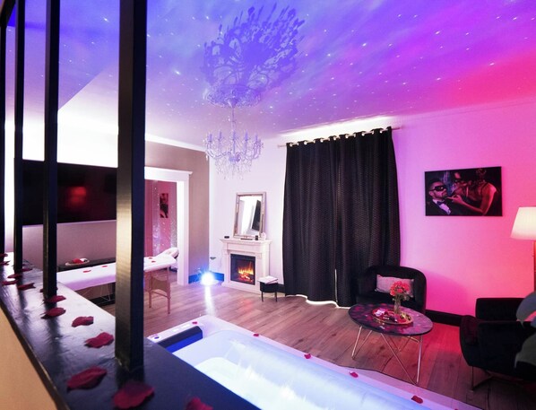 Interior - Dream Room | Jacuzzi, Sauna, Waterbed (Forbach)